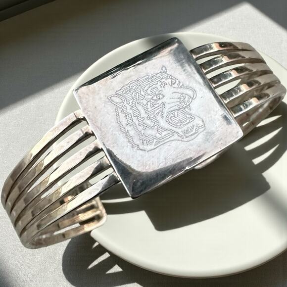 Silver Tone Etched Tiger Head Cuff Bracelet Vintage 80s 90s Grunge Biker Goth - Picture 1 of 5